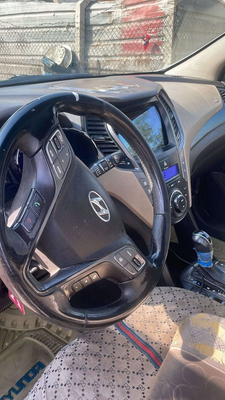 السلام عليكم سنتافيا موديل 2013
سعرها 150 
رقمي متوفر فقط وتساب واتصال

‭0771 212 1204‬
