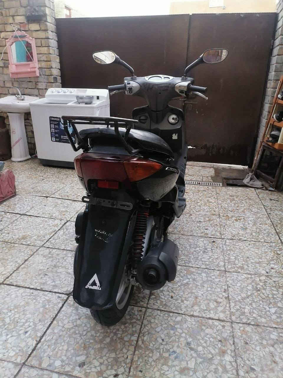 السلام عليكم
دراجه سكنس نثيه 110 لبيع
دراجه ما مفتوحه نضيفه
نكره سلف
هندر شغال
كهربائيات كله شغاله
سعر 550 بيه مجال قليل
العنوان بغداد العبيدي  ***********
