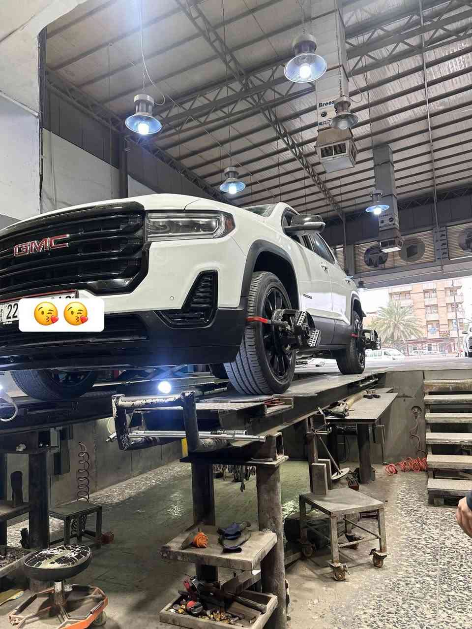 السلام عليكم
موديل ٢٠٢٣ 
٤ سلندر 
ماشيه ٢٥
بدون ايرباك جاملغ خلفي صبغ فقط 
شاشات شاشات خلفيه 
وكاميرات خلفي امامي بث مباشر وخزن 
رقم اربيل ب اسمي 
٢٤٠ السعر بي مجال 
***********
