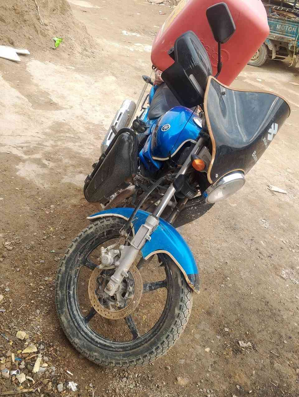 ياماها ياباني مكفوله عام م 2008
برغي ممفتوح بيها انطيك بيها ضمان تروح تفر بيها العراق اذا عطلت تاخذها وتاخذ فلوسك الدراجه منفيس 
نمرها بطح لواحد للامام ولبقيه للخلف... مكانها بغداد الشعب
سعرها 1150 مليون وميه وخمسين... لموشراي لا تعبني اخي


**إذا كنت صاحب هذا الإعلان وتريد حذفه لأي سبب، رجاءا أرسل رسالة إلى الدعم الفني**