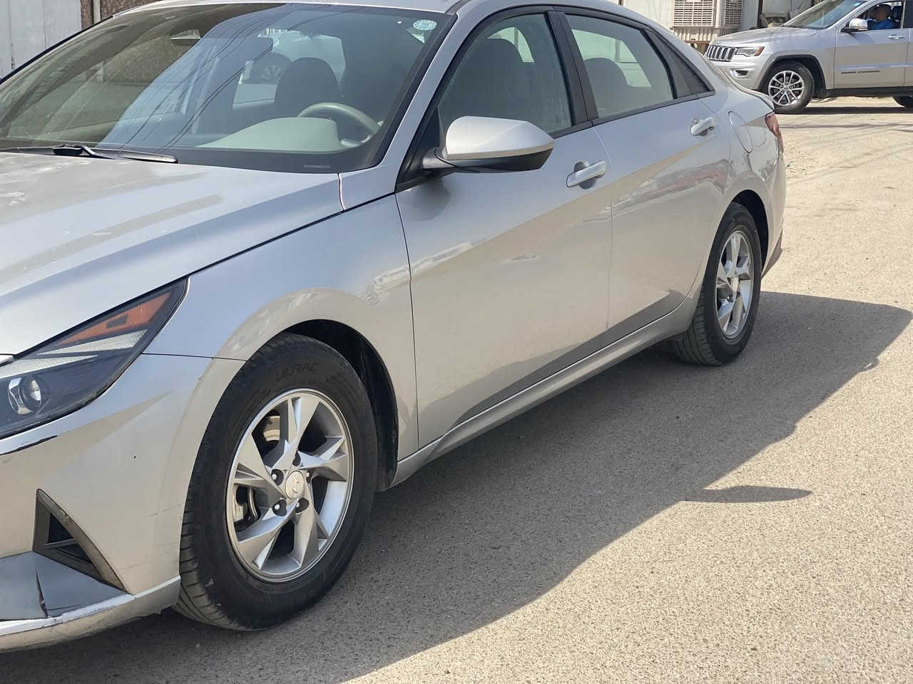 السلام عليكم 
النترا ٢١ سلفر رقم اربيل 
هزه وفحص ورقم جديد 
السياره باسمي جاهزه 
ماشيه ٦٠ الف 
حادث خفيف ٣ قطع صبغ مكاني بغداد البنوك
السعر ١٣٣ ورقه
*********** واتساب 
  ***********اتصال
