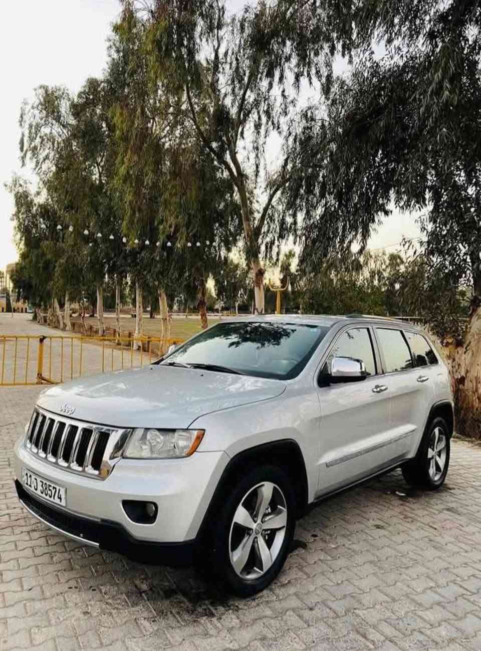 السلام عليكم جيب شيروكي 2011 كفالة عامة عدا الدعاميات وارد امريكي سيارة مكفولة من الضربة 
سيارة بأسمي لسعر 153 تحويل ثاني يوم رقمي للتوصال واتساب  ***********
