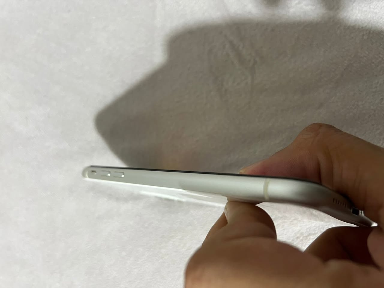 ايفون 11 عربي شرق اوسط بطاريه 74 ذاكره 64 تليفون مكفول زلغ مابي يوجد توصيل لكل العراق نضافه 100/100 السعر 275 وبي مجال عنواني بغداد بلديات الاستفسار ***********
