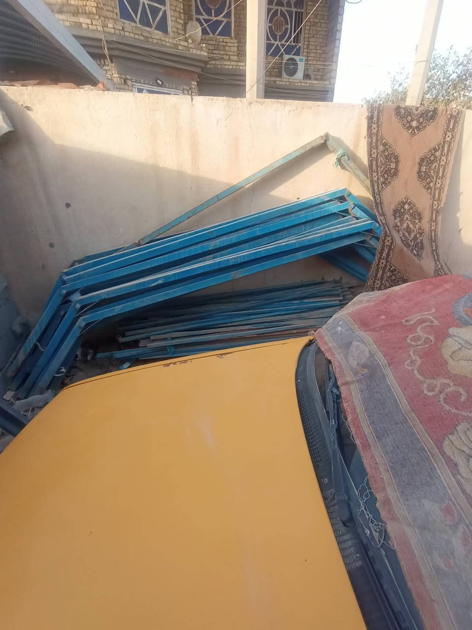 جدار للبيع ٢٢متر الاستفسار ***********
