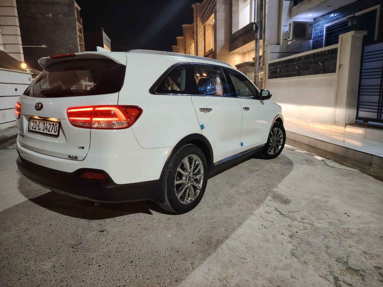 سورنتو 2015 شكل 2016
سورنتو خليجي سيارة نظيفة مكفولة عدا صبغ ربع باب خلفي عكس السايق ورصعة صغيرة بالبنيد بعدها ما مصلحة 

كير مكينة مكفوول حدادية صدر امامي جديد وكالة 

رقم سليمانية  سيارة جاهرة ما تصرف عليها دينار 

مكاني بغداد الدورة للاستفسار *********** 

السعر 195 وبيها مجال بسيط
