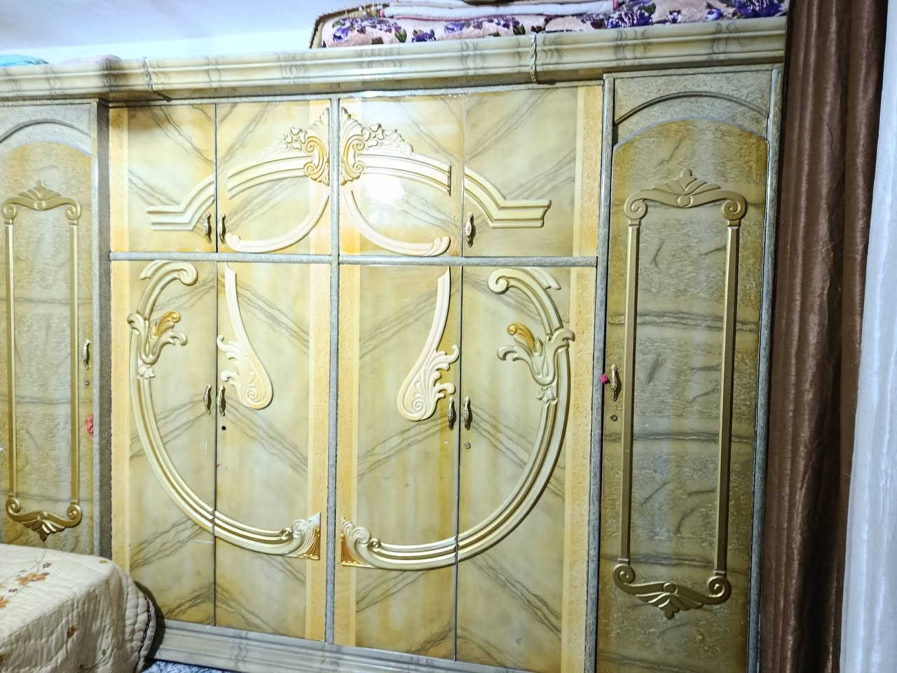 غرفه نوم للبيع نضافه 90 %
كامله اي نقص مابيها اخت الجديد السعر تفضل خاص 
وتساب  ***********
