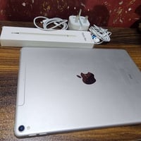 ايباد برو ١٠.٥ • ٦٤ • شاشة ١٢٠هرتز