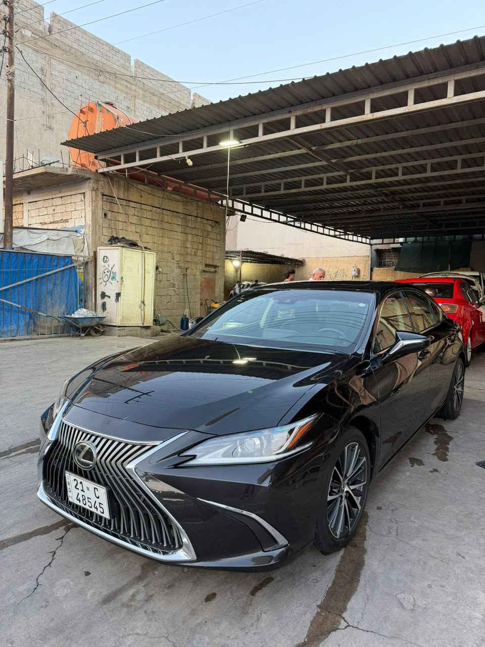 LEXUS ES 350 
مۆدێل 2022 
مواسفات ئەمریکی 
تەنها بۆنیت بۆیاخ بێ ناوگرتن بێ ئێرباگ 
یەک پەڵە سارد لە چەمەلەخی دواوەی سایەق 
١٠٧ هەزار کم ڕۆیشتووە 

***********
*********** السليمانية, العراق
