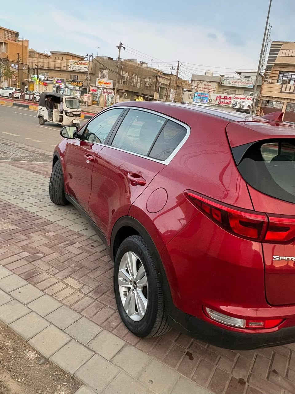 السلام عليكم سبورتج ١٨حلوه السياره كير محرك كفاله حادثها كلش بسيط بيها صبغ مقدمة البنيد تحويل ثاني يوم السعر ١٤٦وبيها مجال للاستفسار ***********
