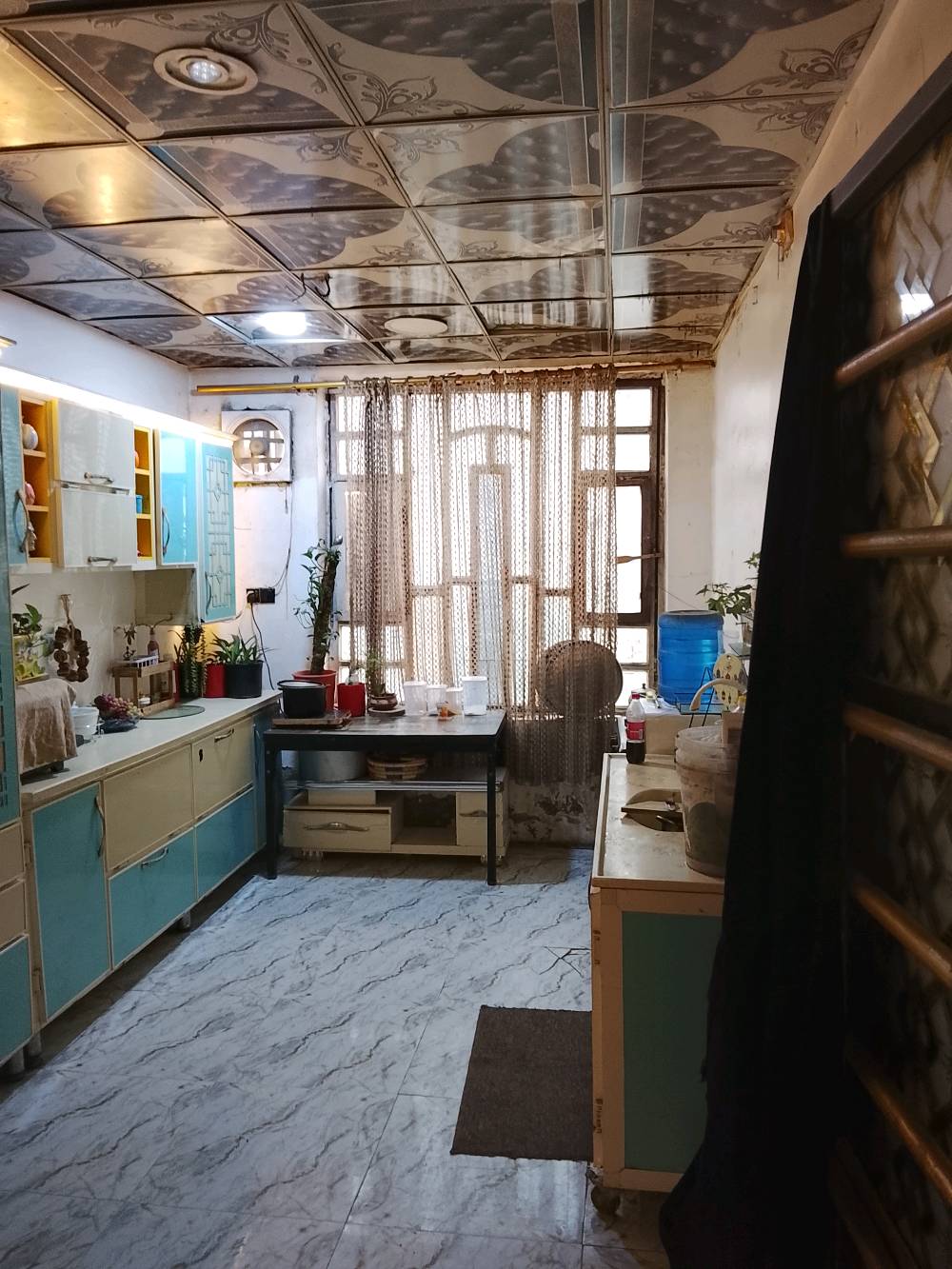 بيت شارع سالم ٧٥م طابقين اربع غرف ومطبخ وحمام ركن على شارعين جاهز للسكن *********** تفاصيل اكثر تجي وشوف وتقتنع 