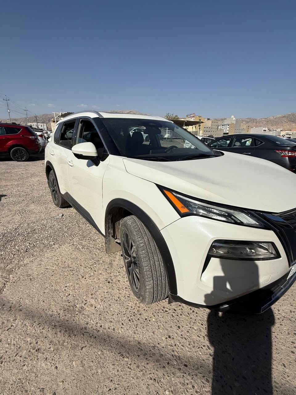 نيسان روج
موديل 2021
فول مواصفات 
بانواما 
فور ويل 
خمسه كامرات 
ماشي 42000 ميل 
الحادث جاملغ بونت بدون دواخل 
يرباك ستيرن
***********
