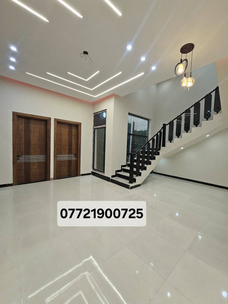 🏡 دار حديث للبيع – فول مواصفات
📍 الموقع: البصرة / أبي الخصيب – البهادريه
🔹 قريب على الشارع العام الداخلي (السايدين)
📐 المساحة: 200 متر
🏗️ نوع البناء: حديث – طابقين
✨ تفاصيل الدار:
• 6 غرف نوم (سويت)
• استقبال واسع
• صالتين مريحة
• مطبخ حار + مطبخ بارد
• صحيات حديثة
• كراج سيارة
📜 نوع الملكية: طابو زراعي عراقي
📞 للاستفسار: *********** البصرة, العراق
