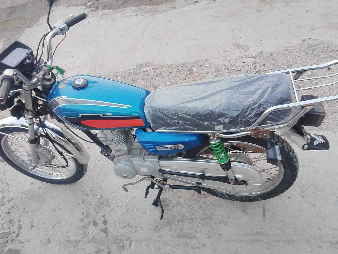 سلام عليكم دراجه 4كير تايكر مديل 2014 تعمير جديد مكينه برغي مامفتوح بيه خير من الله متروكه جانت اوراق اصولي 5بوجهك ترقم سعر 600 وبيه مجال بسيط مكاني بسمايه ***********
