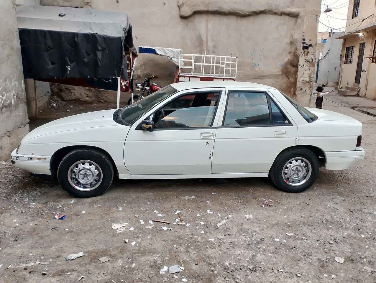 شوفرليت كروس 
بدون صبغ 
كير محرك شرط لا صرف ولا نفخ فول 
توماتيك 
تايات جدد 
تريد تحويل تريد وكاله 
دخللهه يرادلو شويه ترتيب 
سياره رقم جديد هزه جديده سنويه جديد كاربون بيهه بس دغير رمز فقط 
سياره حلوه كاعده 
السعر 18
***********
مكلف بل نشر
