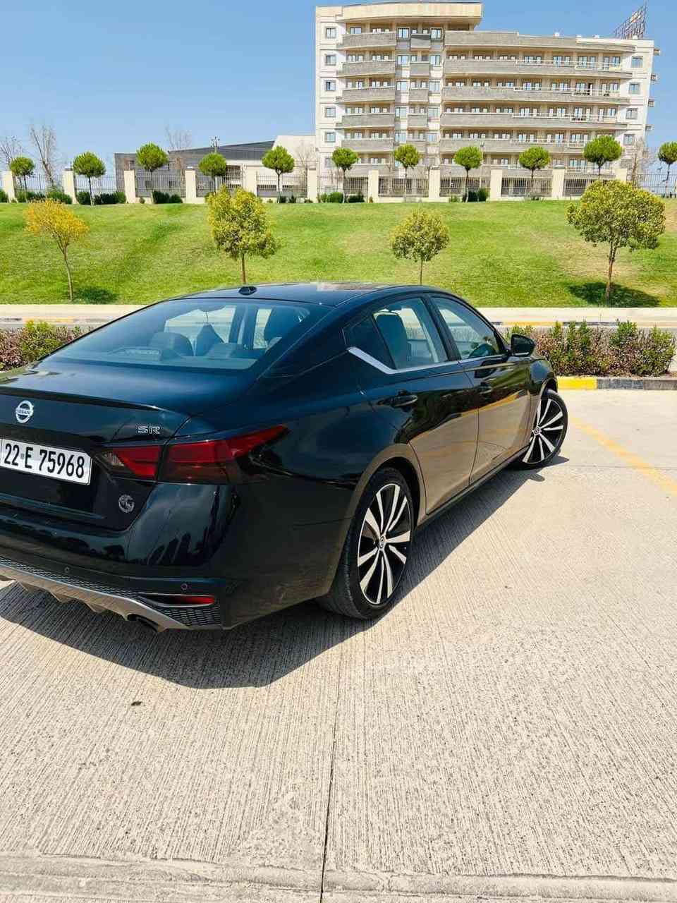 السلام عليكم 
نيسان التيما 2020
SR
بدون صبغ
ماشي 75 ألف
عنوان اربيل  
بيها كوبون بانزين كركوك
رقم شاصي وصور الحادث مرفق
سعر153 وبيه مجال 
***********
واتساب موجود
