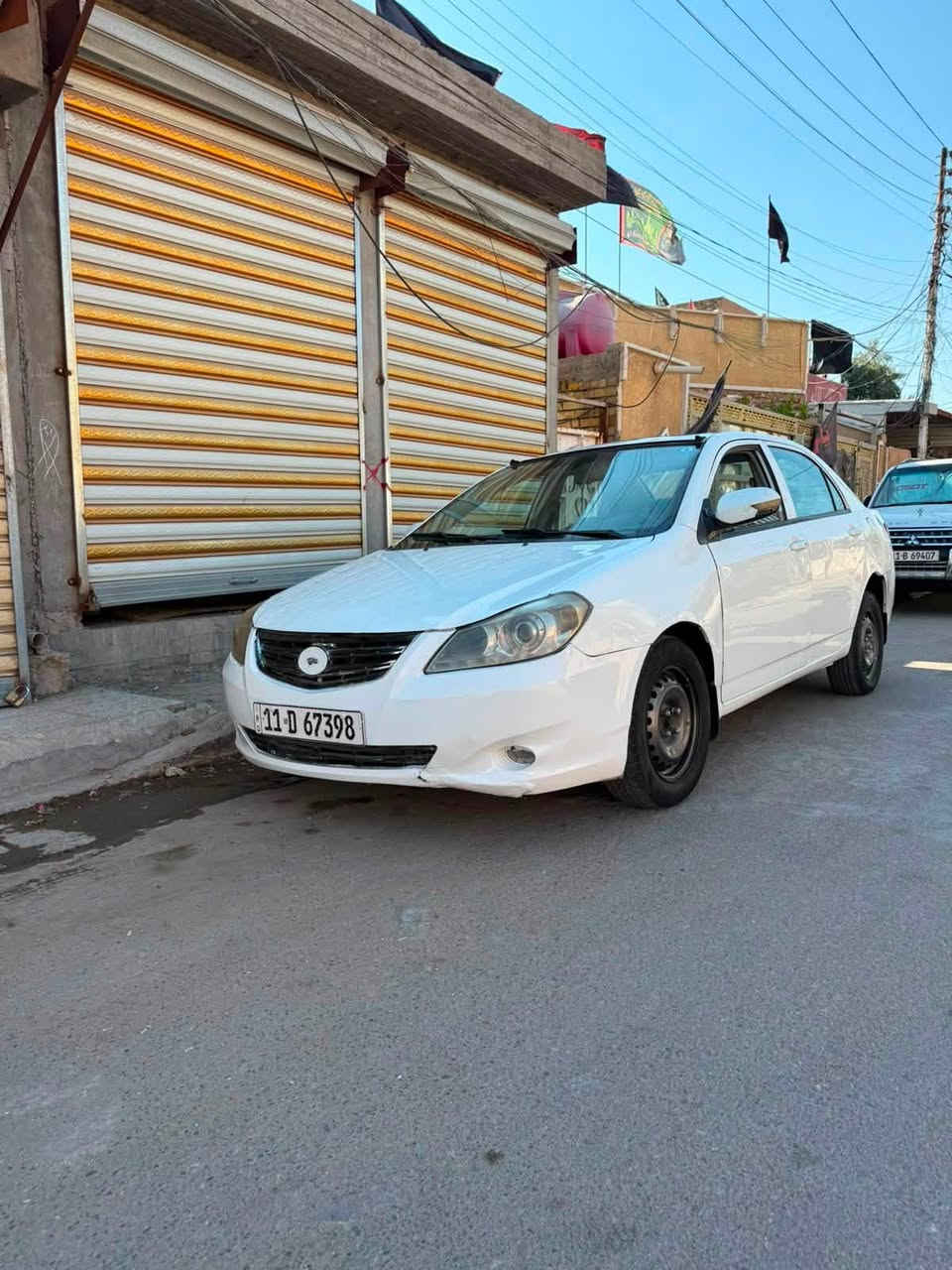 السلام عليكم BYD G3. 2013 خصوصي  ابيض محور كير ومحرك كورلا 1800 الحديث قبق اسود المرغوب بعدهي بل ضمان مكفوله ضربه وصبغ وتبديل سياره جاهزه ومابيها نقص صدر تبريد تخم تاير كله جديد بسمي شخصياً رقم بغداد 11 انكليزي هزه جديده سنويه 2031 سياره كامله وجاهزه على اخر حبايه وبسمي وسياره عدله ما مطخطخة مكينه مال كولا بيكاجيو 2013 حديثه بعدهي بل ضمان جاهزه من كلشي مكاني بغداد متواجد شوكت متحب اتصل وتامرني امر سعرها 55 وبيها مجال رقمي 
*********** 
الله شاهد سياره تسوى فلوسها وتعبان عليها وصارف عليها كلش هواي
