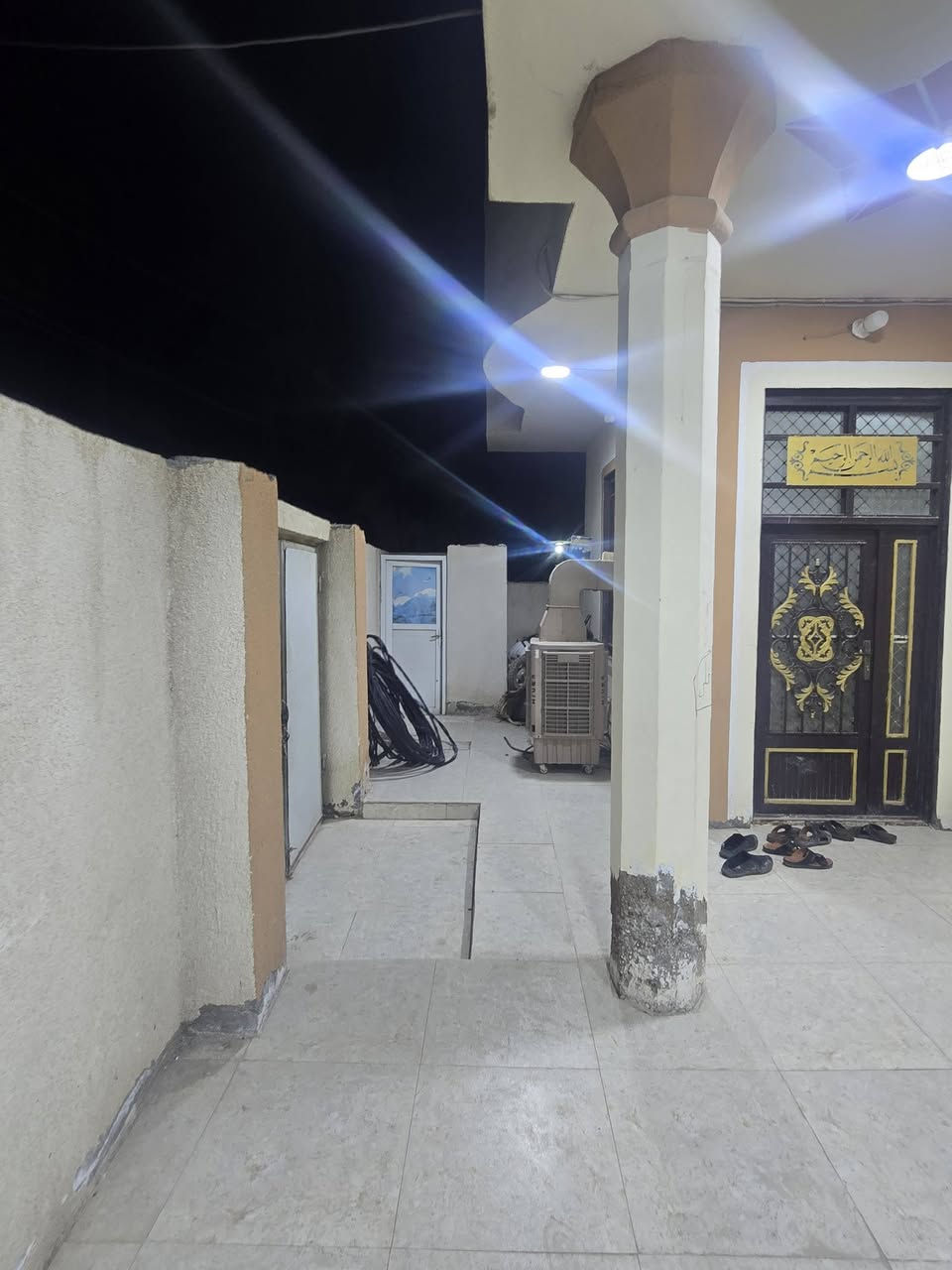 بيت مساحه220م في كربلاء فول الفول سند 25قرار محكمه منطقه سكنيه ركن
يالله سلام عليكم اخوان بيت للبيع مساحه 220م ركن غرفتين 5*4 استقبال 6*4 صاله كبيره مطبخ كبير واجهيه 11م سند 25قرار محكمه  سع ر 125وبيه مجال بسيط الشراي بيه خير ويدلل اخوان يرهم بيع على شكل دفعتين  مكان كربلاء طريق بغداد عامود 54يبعد عن شارع بغداد ثلاثه كيلو كله تبليط بس 200م ترابي كامل خدمات سحب مدارس مستوصف ماء اساله فول ***********ابو ادم
