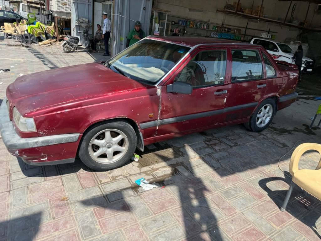 سلام عليكم 
فالفو موديل ٩٤ حجم ٨٥٠
سياره حلوه  تعال كلب وشوف بعينك 
سعر ٣٨ ورقه وبيها مجال قليل 
مداور ثاني يوم السياره بسمي ورقمها كربله 
هزه جديده رقم دولي 
*********** كربلاء, العراق
