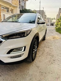 توسان موديل 20  شركة الكاصد  5 عدسات  بدون صبغ بدون  بدون ضرر  بدون تك...