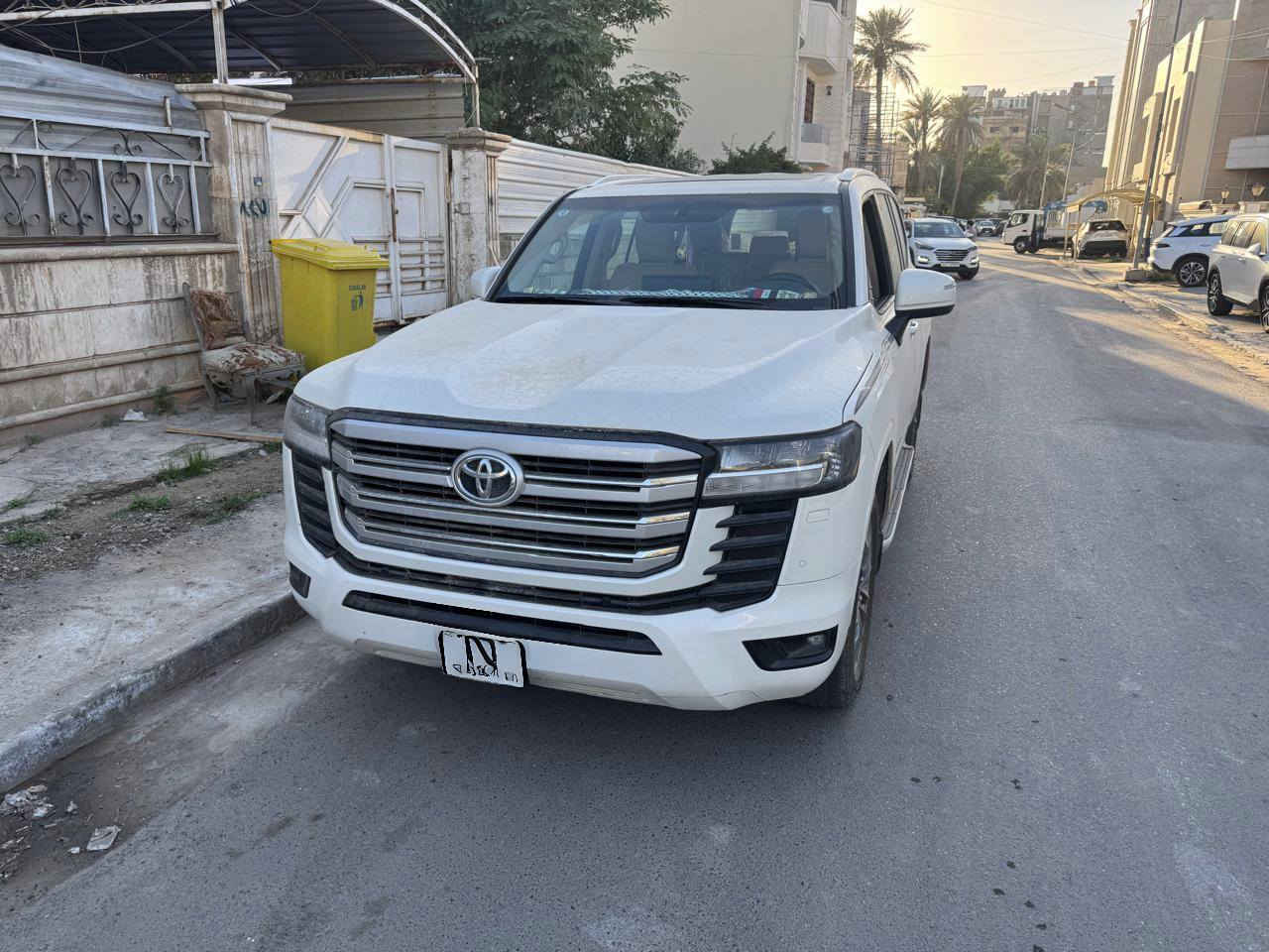 السلام عليكم للبيع غو مراوس بسيارة اقل 

تويوتا لاندكروزر GXR موديل 2023 

سيارة جديده ماشيه 19 الف 

مكفوله من الحادث والصبغ 

ثلاث شاشات بلادي 

رقم بغداد 

السعر 75000 دولار سبع شدات ونص 

باقي تفاصيل الGXR 

للاستفسار الاتصال فقط : *********** بغداد, العراق
