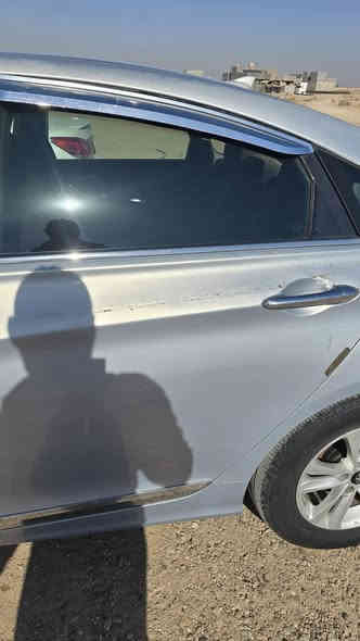 سوناتا ١٣ امريكي  gdi ٢٤٠٠
ضرر في امركيا الجنطة 
الضرر داخل العراق الشاملغ الايمن وطاخ طرف البنيد

مواصفات  
تحكمات ستيرن اربعة جهتين 
كروز تثبيت سرعة 
مانع انزلاق 
ABS
حساس ضغط الاطارات 
حساس ماء الزراكات 
ترحيب 
كامرة دوارة  
شاشة  
لايت زنون اصفر 
نظام ايكو 
الوضع العام للبدن 
محزمة توحيد لون بدون داخل فقط الي ضررت فوك 

الوضع العام للداخل 
محرك  فول 
تبريد فول 
ماء زيتي اخضر راديتر فول 
كير فول وضعين للقيادة 
ادامة للسيارة  كاملة 
اطارات جيد جدا 

السيارة بدون اي عطل او قلوب مشتعل   ولا ناقصة اي شيء  كاملة فقط تشغل وتطلع 

بانزين ودهن فقط 

السعر ٩٥  وبيها مجال بسيط جدا  واذا اكو ازيرا  ١٢ وفوك او عالي مراوس 
رقم انبار مشروع وطني باسمي 

الرقم :***********
