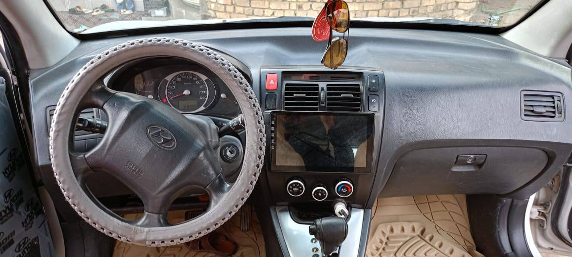 السلام عليكم 
توسان ٢٠٠٩ 
فور ويل مكينه ٦ سلندر ٢٧٠٠ 
مكفولة كفاله عامه 
رقم بغداد دولي باسمي سنويه لغاية ٢٠٣٠ هزه جديده
 تخم تاير جديد   السعر  ١٢٥ 
 وبيه مجال غير متواجد على النت تفاصيل أكثر اتصل  *********** مكان الديوانيه قضاء السدير
