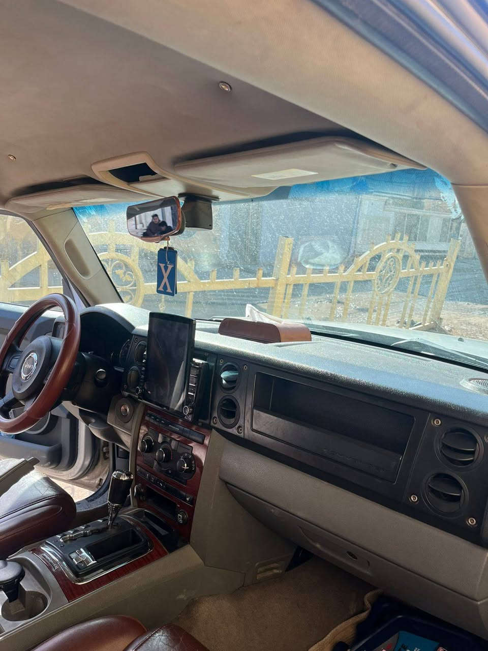 السلام عليكم جيب كوماندر 2007 للبيع اومراوس كير ومكينة جدد هيمي 8 سلندر تبريد 3 قطع كشن كهرباء أربعة دسك السعر 85 وبية مجال مكان بغداد ***********
