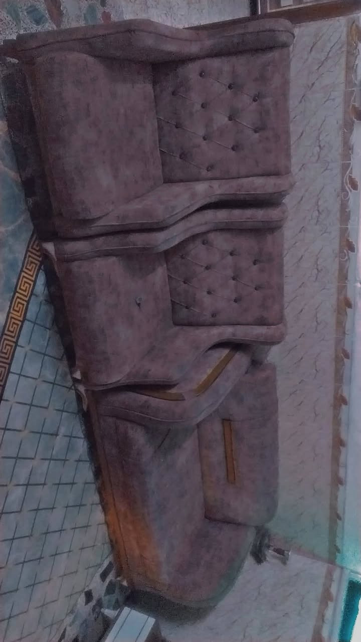 سلام عليكم غراظ بيت للبيع مكاني بغداد حي الجهاد بسعر مناسب شلع 250 قفل***********
