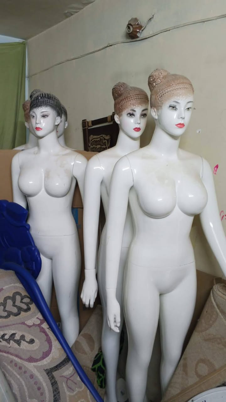 السلام عليكم ملكانات للبيع
السعر مناسب الاستفسار ***********
