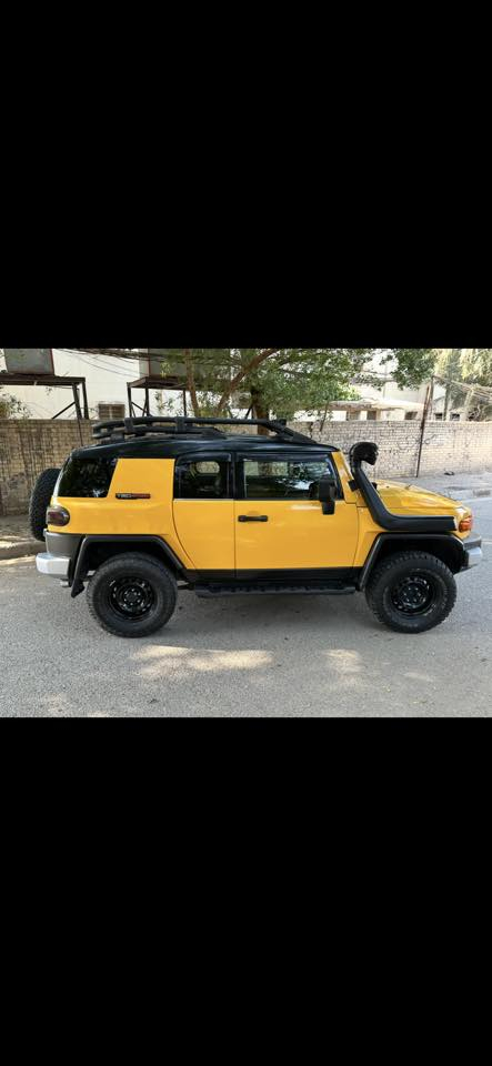 السلام عليكم 
تويوتا fj 2007للبيع 
فول مواصفات 
ماشيه ١٦٨الف كيلو 
مكانها بغداد ب اسمي 
للاستفسار ***********
