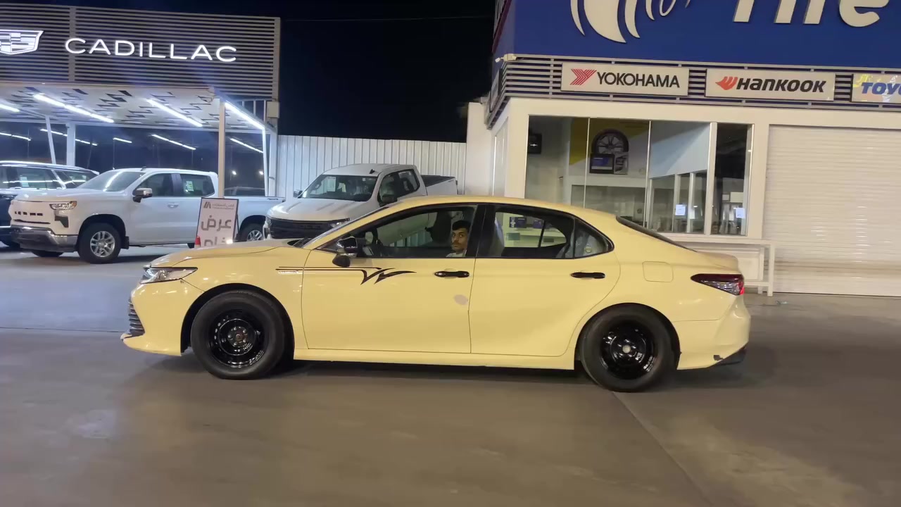 السلام عليكم 
كامري تكسي دبي 
موديل 2020 محدث 23
سياره le 
شاشه جبيره 
تحكم ستيرن 
سبايدر بريك بصمه 
اوتو هولد 
نضام سبورت
نضام نورمل 
غلفه بيجي جلد سياره مكينه كير بطاريات جديد وعلا يدي
صدر تايرات وياله مازدات بطاين كله جديد 
السياره بسم ولد ابن عمي تحويل او وكاله اني حاضر
السياره بيه صبغ بدون ضربه وبدون معجون فقط اكو معجون بجاملغ الامامي شي بسيط قماره تكم لغود شواصي حوض كله مكفول  
ملاحضه السياره بيه نواقص بسيطه بيه الدبلات تعبانه والدعاميات مو حلوه 

مكاني بغداد قرب جزيره بغداد السياحيه 
السعر 134 وبيه مجال قليل 
الاستفسار ***********

أدمن وافق
