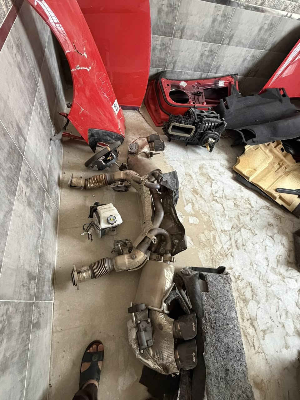 ادوات كورفت ٢٠٢٣    كير مكينه عقول كزوز برولا كهربائيات شنو تحتاجون للبيع المكان بغداد ***********
