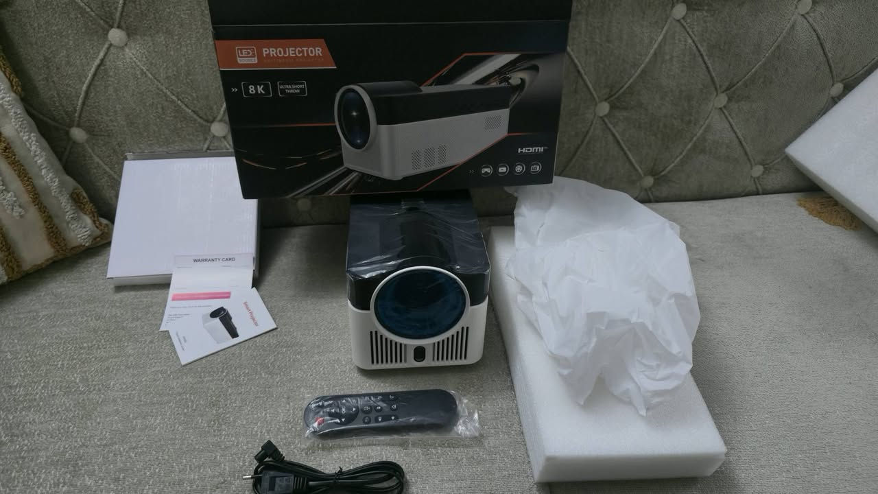 داتا شو hy450 تبعد عن الحايط مترين تعرض حجم ٣ متر او اكثر بدقه عاليه
السطوع: 900 ANSI لومن.

دقة العرض: يدعم دقة تصل إلى 8K.

المميزات: تقنية الرمي القصير جداً (Ultra Short Throw) ونسبة إسقاط 0.6:1.

نظام التشغيل: يعمل بنظام أندرويد 11، ويدعم واي فاي 6 (WiFi6) وبلوتوث 5.4.


**إذا كنت صاحب هذا الإعلان وتريد حذفه لأي سبب، رجاءا أرسل رسالة إلى الدعم الفني**