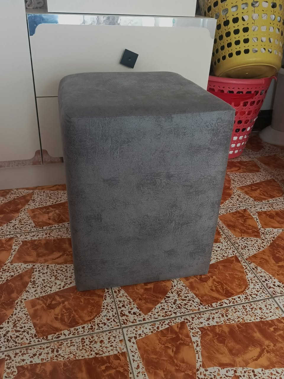 سلام عليكم غرفه نوم اخو جديد متكونه 6قطع سعر 600 بغداد شعلة رقم لاستفسار ***********
