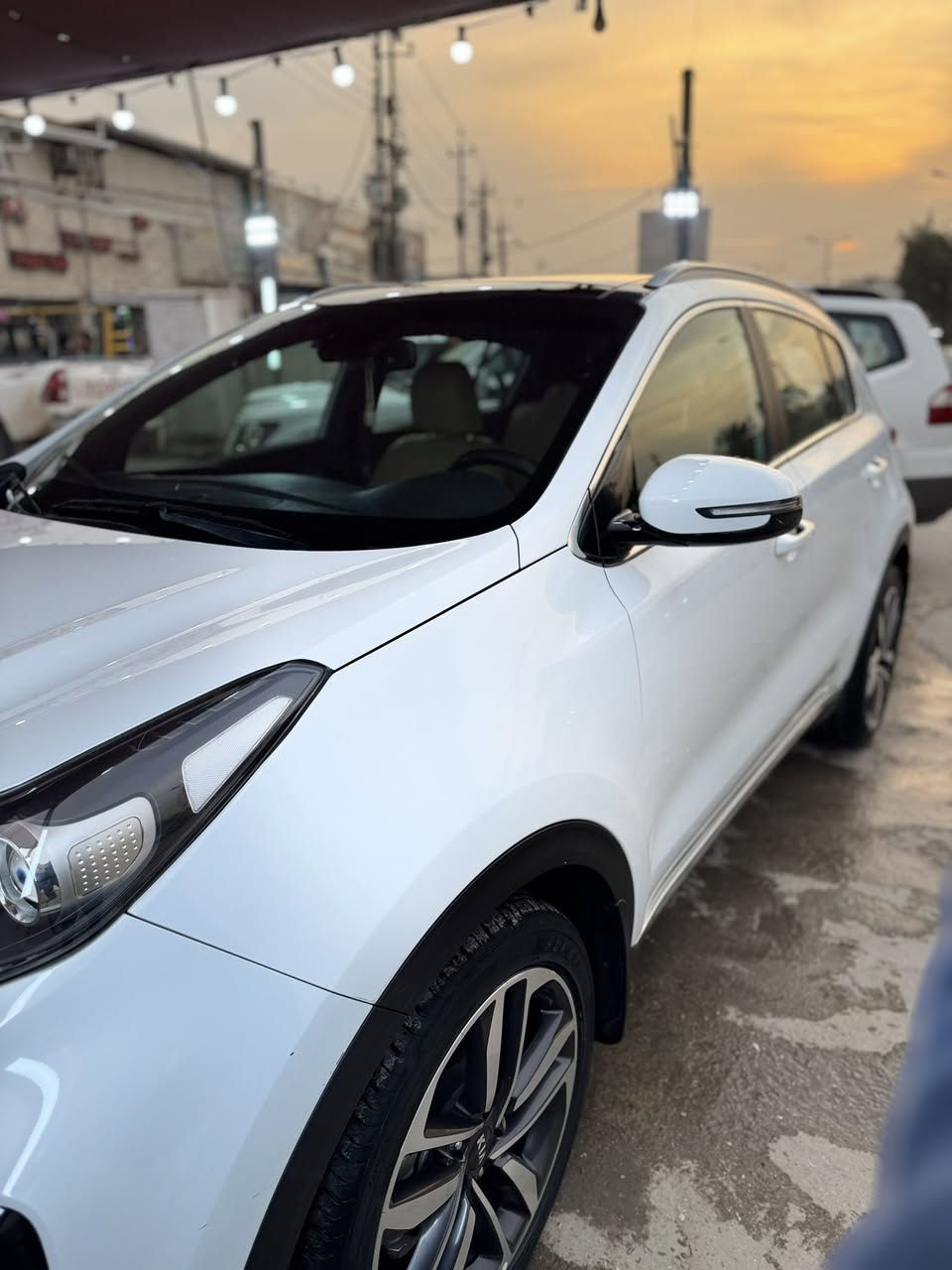 كيا سبورتج موديل ٢٠١٩ شكل عشرين فول موصفات بصمة بانوراما. كراسي كهرباء هندر بصمة صندوق كهرباء ماشية ٤٨٠٠٠ الف قابل لزياده 
سيارة نظيقة على ايدي من شركة بيها مكانين طخة بسيط يرجع بارد موضح بل صورة
لتواصل على رقم ***********
