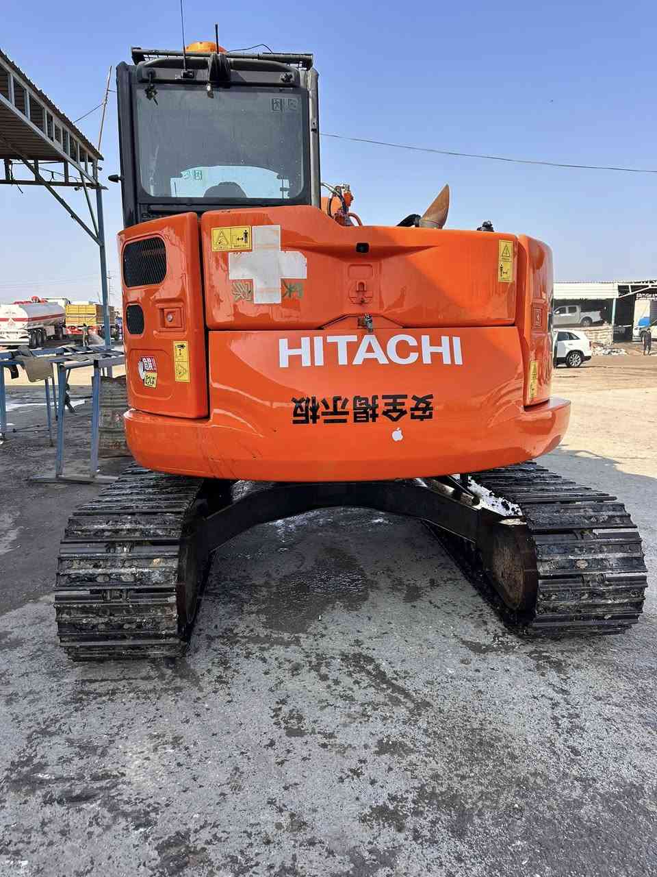 السلام عليكم بيع مستعجل حفاره بي فايف حجم 75 دخول جديد مديل 2015 كفاله عامه عداد العمل 8الف السعر 275 ورقه وبيه مجال لشراي الاستفسار ***********
