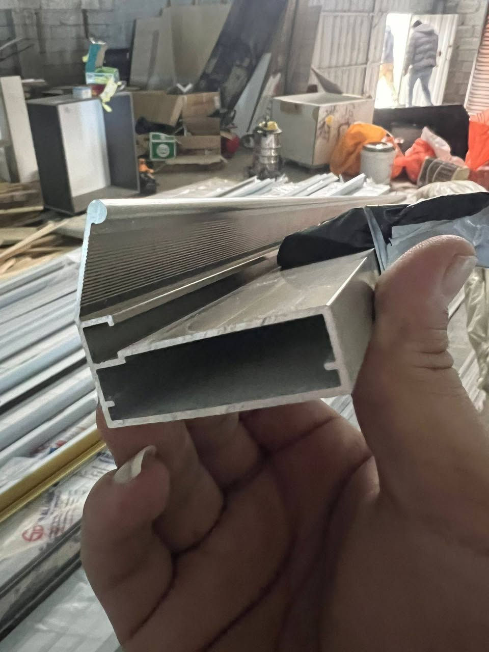 جهاز المنيوم و بروفايل سارا تركي للبيع
***********
