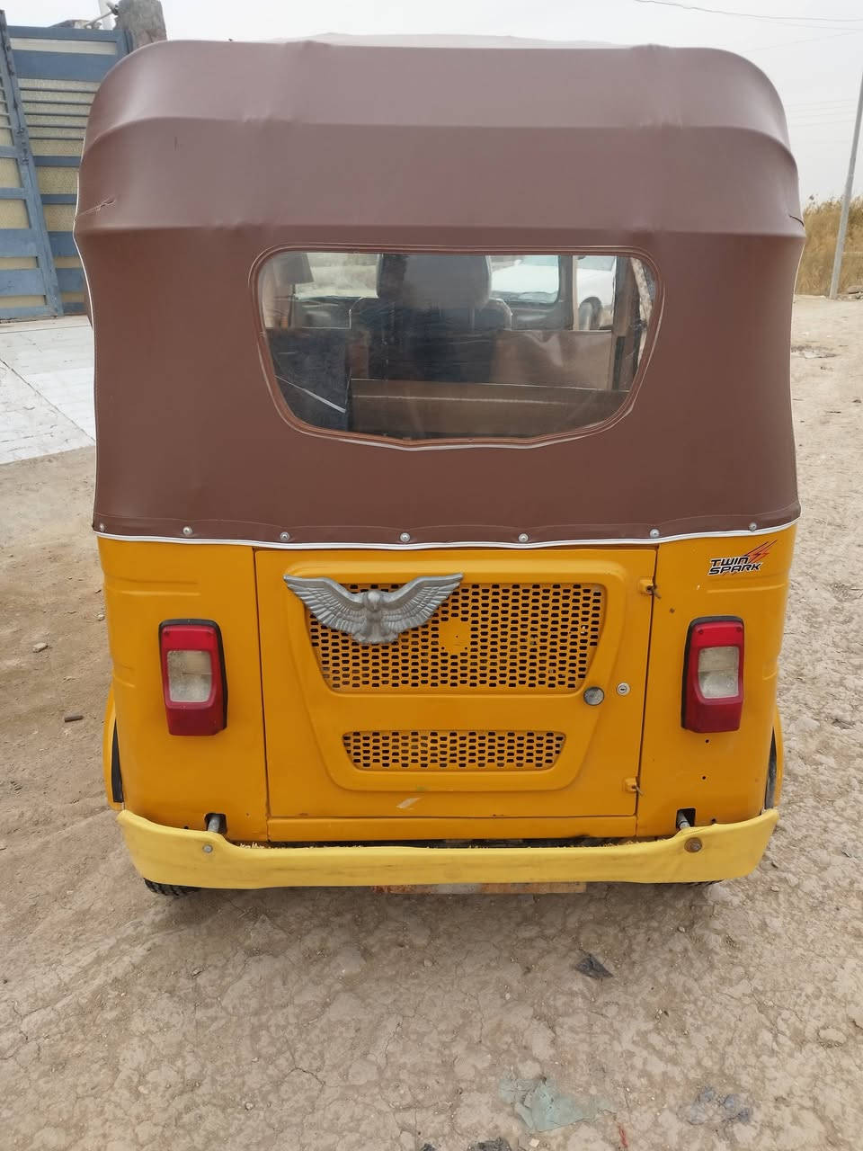 السلام عليكم تكتك 21 نضيفة أوراق أصولي مال جناي الله شاهد تايرات جديد ولوي ودبل وصليب وجاروب من كلشي التكتك نضيفة ومال جناي بس صار ضرف احتازيت وريد ابيعهة وبلعافية على الياخذهة السعر 7 وبيهة مجال قليل الشراي الاتصال على الرقم *********** غير متواجد على فيس بوك
