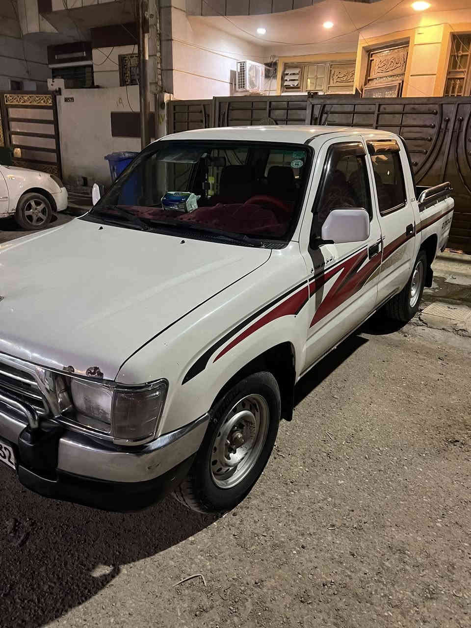 السلام عليكم بيكم تيوتا موديل 2001 سياره بلاديه بيها بس جوملغ ليسر مبدل ولبنيد مصبوغ بدون دواخل مكينه 2700 هزه جديده سياره اربيل بسمي سعر105بيها مجال بصيط حك لجيه مكان بغداد الدوره 
هـ/*********** 
واتساب/***********
