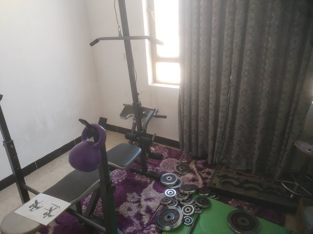 مجموعة ادوات رياضية منزلية نضيفة مستعملة شي قليل.. ابيعهن شلع كلهن
-جهاز رياضي منزلي جديد مع الكتلوك متعدد يغنيك عن الجم كليا. 
- شفت طويل و دمبلصين مع جنطتهم
-اوزان ٦٥ كيلو
-ارضية رياضية ماصة للصدمات قطعتين مترتين بمترة
الي يشتري الجهاز اعلمة على كل الحركات اليكدر يسويهن
 كل الادوات اذا تشتريهن من السوك جديدات ب٧٥٠ الف
اني ابيعهن كلهن ب٣٢٥ الف
مكاني حي السلام
للتراصل واتساب فقط ***********
