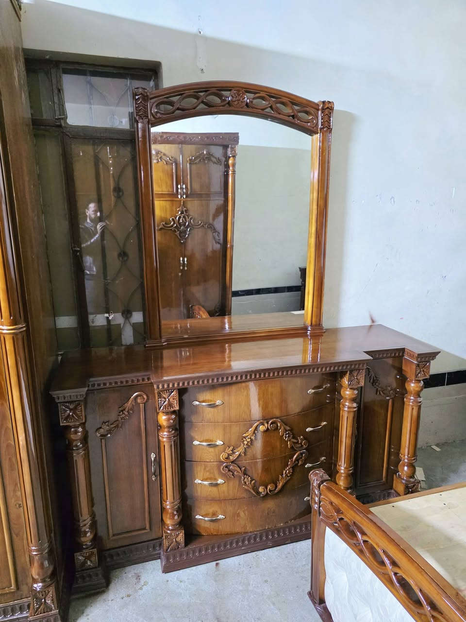 ***********غرفه نوم زان شغل درجة اولى من نوع ثقيل جدا شرط بدون اي عيب نظيفه اخو جديد عنون تلعفر حسنكوي يوجديد توصيل
