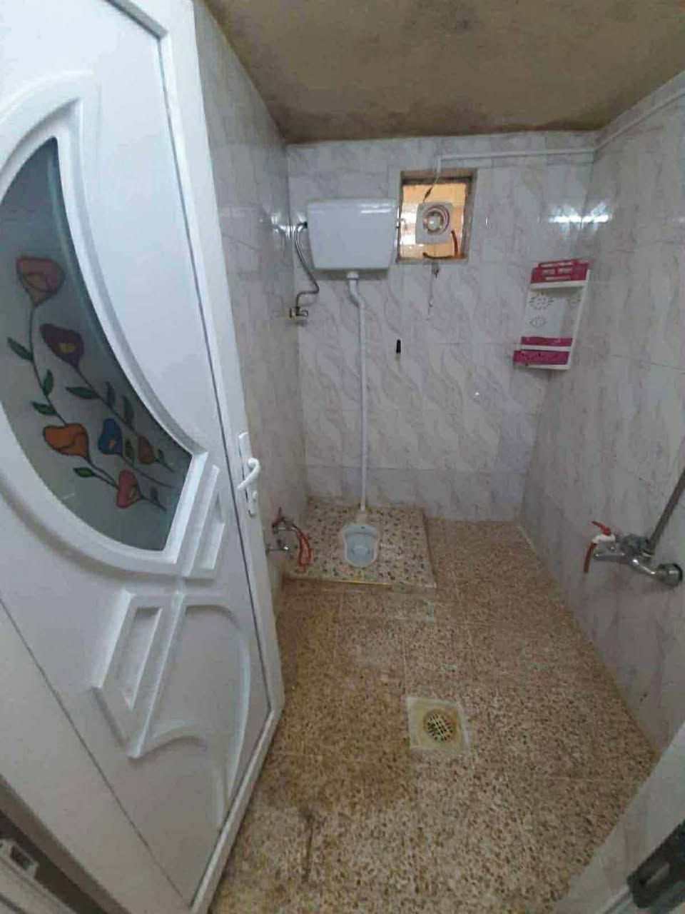 � للبيع بيت – حي السماح ‏الأولى) 🔹
🏠 المواصفات:

 • المساحة: 100 متر
 • الواجهة: 5 متر
 • العمق: 20 متر
 • البناء: سنة 2012
 • عدد الطوابق: طابق ونص

🏡 تفاصيل الدار:

🔸 الطابق الأرضي:
غرفة نوم، استقبال، هول، صحيات، منور

🔸 الطابق العلوي:
غرفة نوم، صحيات

📞 للاستفسار:
***********1
***********3

🏢 مكتب الغوالي للعقارات والمقاولات العامة
نستقبل جميع العرو
