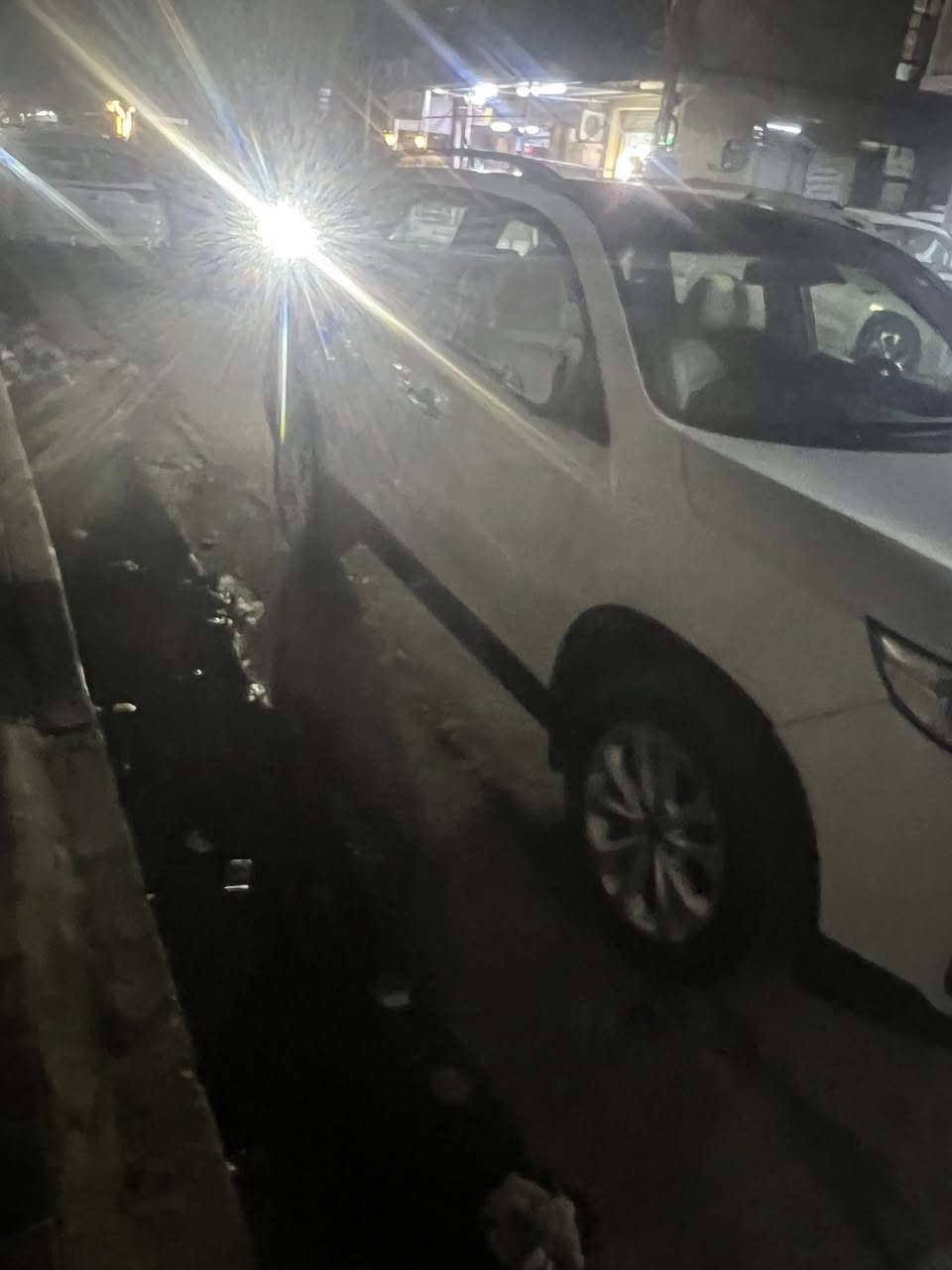 سياره سورنتو خليجي محرك 4 سلندر سياره نص فول السعر 165 بيه مجال ***********
