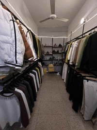 مستعجل جدا للبيع لعدم تفرغ محل ملابس شبابي اتصل07861188274