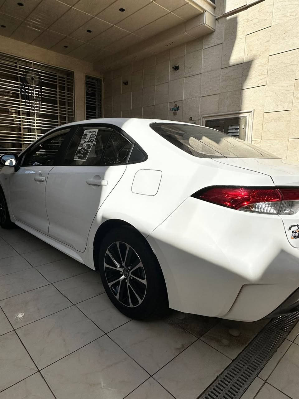 السلام عليكم
كورلا هايبرد ( 2025 ) شكل الامريكي 
محرك 1800 زيرو ماشية 5000 كم فقط مستلمهة قبل شهرين 

رقم بغداد الجديد بأسمي وهزة جديدة تحويل ثاني يوم

فول مواصفات 1/1 
كير محرك تبريد دواخل كله ع وضع الشركة

كفالة من الشخط والرصعة فقط طخة كلش بسيطة نهاية باب السائق والجاملغ وسويتهة بارد وتكحيل ع كدهة بدون فتح ولا تبديل 

السعر / 150$ مجال بسيط
مكاني بغداد السيدية
هـ/***********
