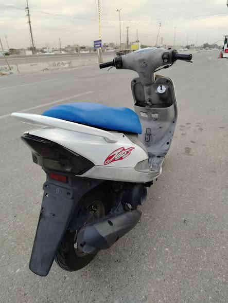 سلام عليكم دراجه ماكس منغولي دراجه بلاديه قبل فتره نزلتهه من ربنه كفرات بلاديه ختم واحد موجوده عندي شاد بيهه تجاري الجماليه شلعه معدل خير من الله كهربائيات كلهه شغاله كل نقص ما بيهه السعر 750 مكاني بغداد الشعب ***********
