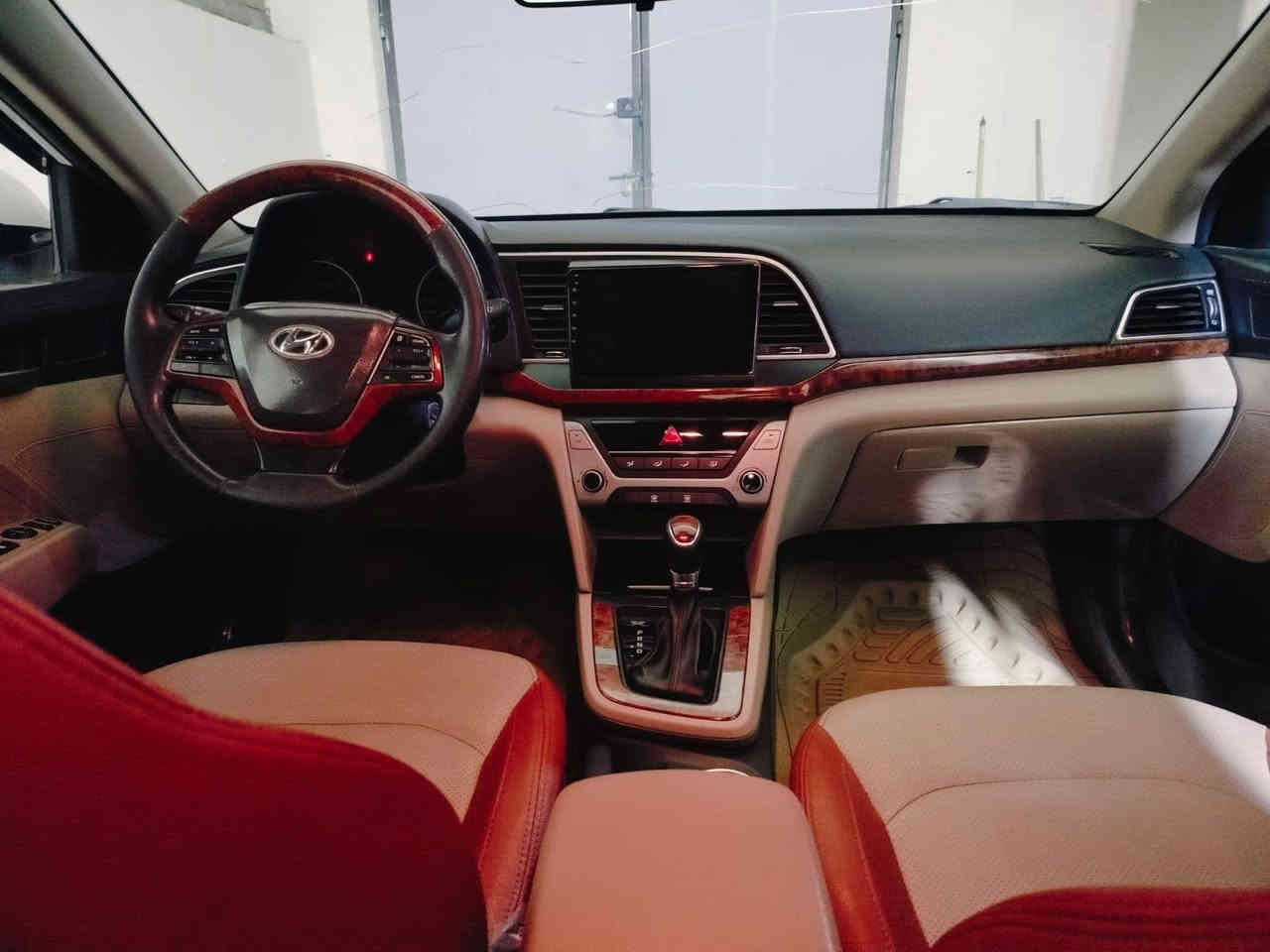 ياالله
للبيع النترا 2019 خليجي سوبر 
فول عده البصمه سونر مرفق مع الصور مكانه واسط الشهداء قرب معمل الأرقام
سياره جاهزه من كلشي استعمال بيت السعر ١٦٠ وبي مجال قليل *********** محرك ٢٠٠٠ وكير مكفول ورقمه بغداد بسمي مشروع وطني
