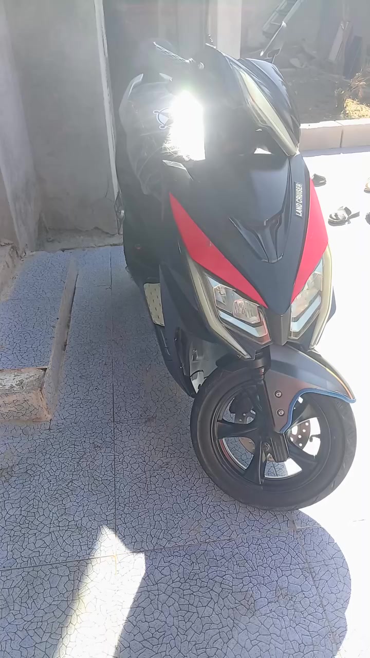 سلام عليكم 
دراجه سكنس شحن للبيع 
دراجه حلوه و اي خلل ما بيه 6 بطاريات موديل 26
و وصلها موجود صارلي تقريبا 4 اشهر من اشتريه بل 1
سعر (650)
مكان بصره شط العرب الكباسي 
رقم ***********
