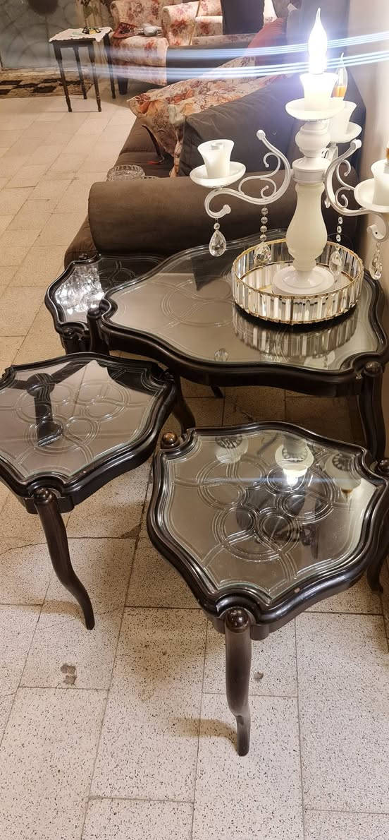 تخم ١٠ مقاعد ستيل نظيف مخزون استعمال بسيط مع
ميز جام وسط 
 و٣ طبلات بحاله جيده جدا 

السعر ٥٠٠ 

بغداد .الكرخ 

 ***********
