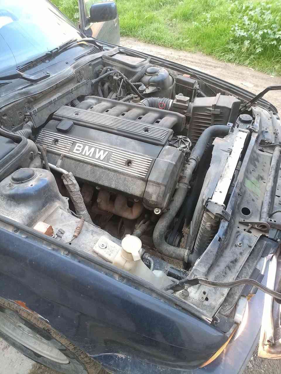 BMW للبيع .
موديل ٩٣ .
محرك بي نفخ الكثير شرط .
الطخم جديد قبل شهر بدلته امامي خلفي .
السنوية باسمي الهزة قبل شهر انتهت رقم مسطرة .
داخل صاج .
كشنات جلد .
تبريد اشحن غاز و شغل .
السعر ٦٣ و بيها مجال .
صبغ جمالية مكفولة من الضربة .
تعال وافحص وإذا عجبتك نتواصل بالسعر و تدلل
***********
